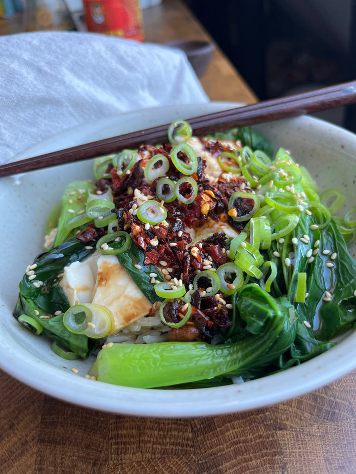 Silk tofu med crispy chili oil (Laoganma) 🥬
