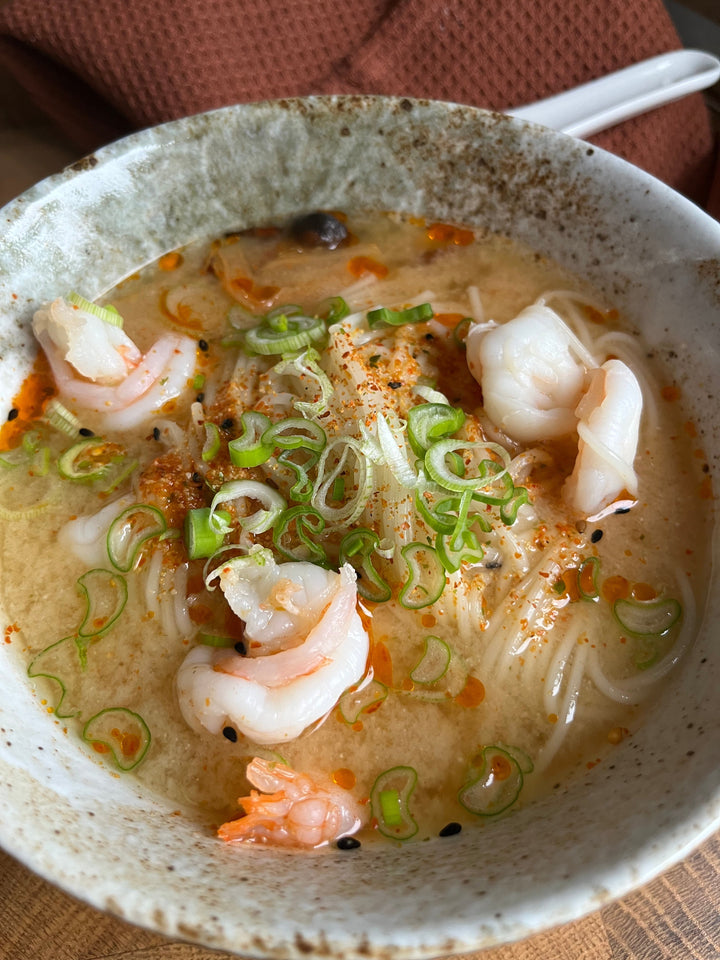 Misosoppa med kimchi & räkor