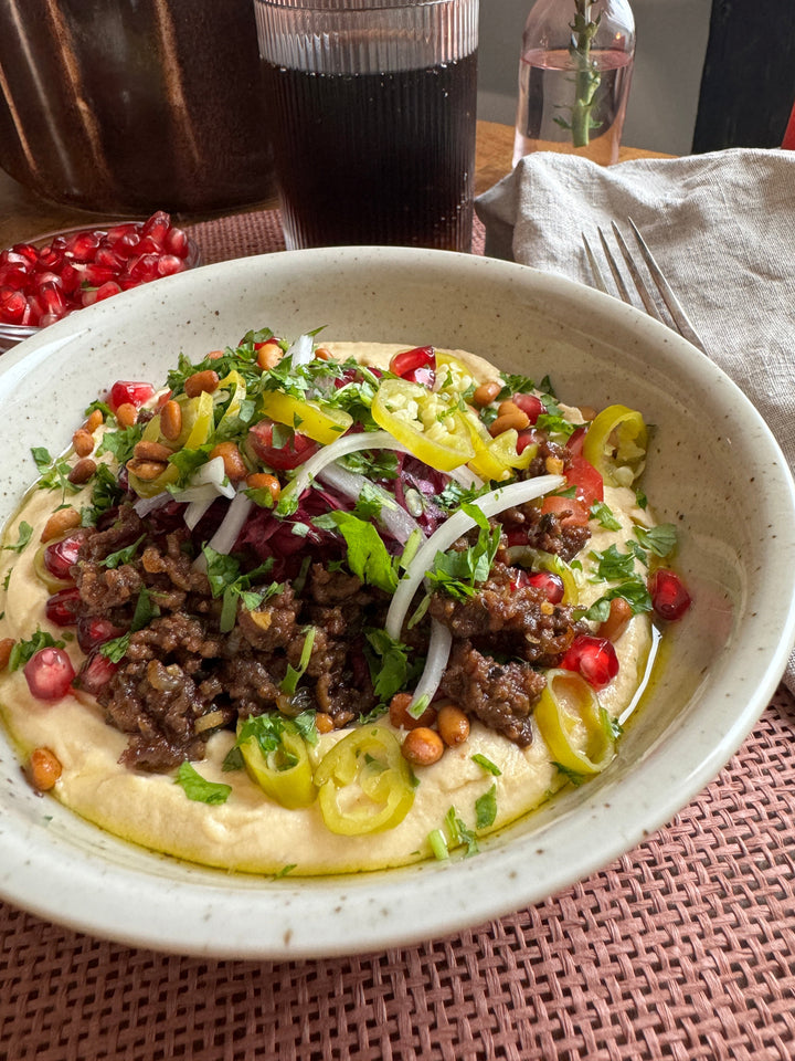 Hummusbowl med kryddstekt färs