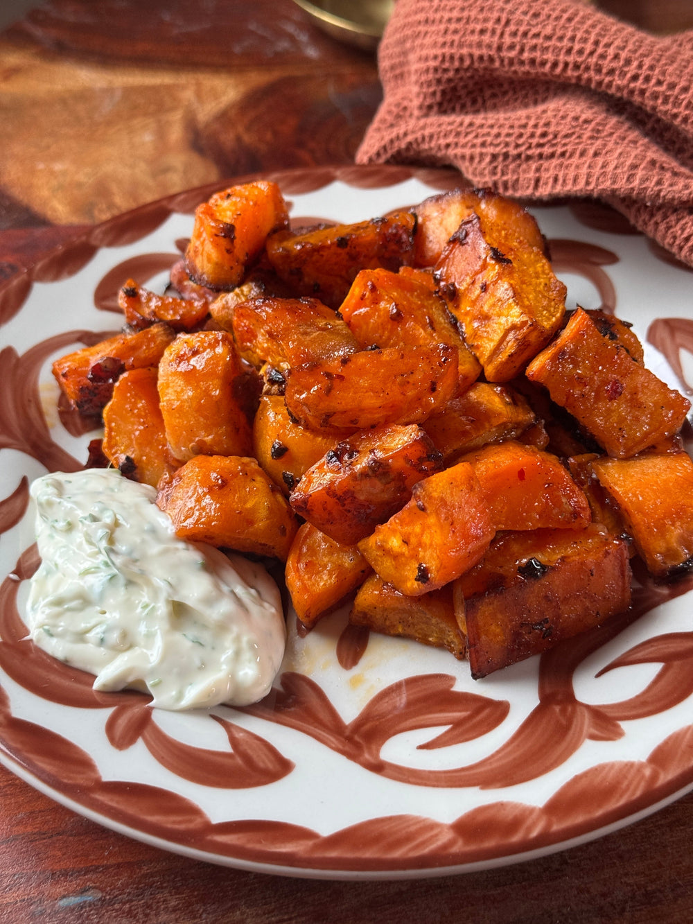 Sötpotatis i ugn med koriander & lime majonäs