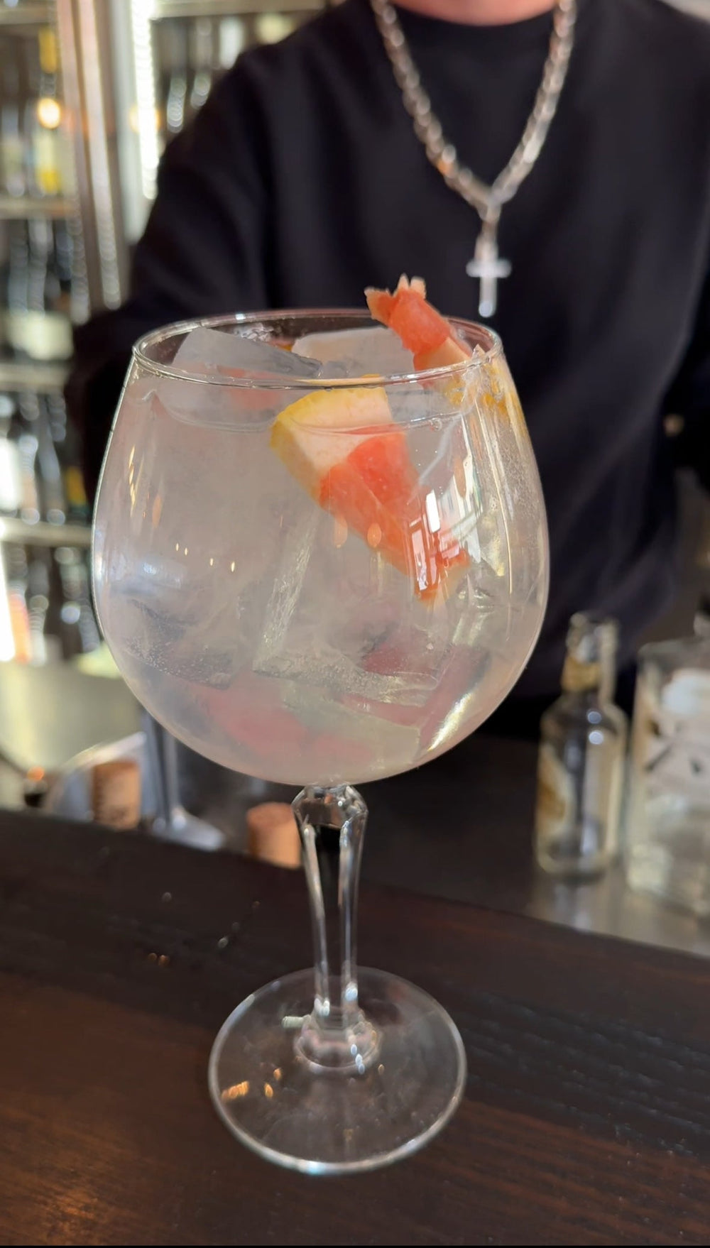 Gin & Tonic med grönt te, yuzu & grapefrukt av Katta Kaselli