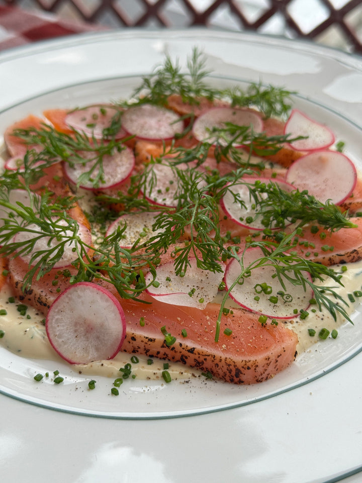 Gravad halstrad röding med hovmästar creme fraiche
