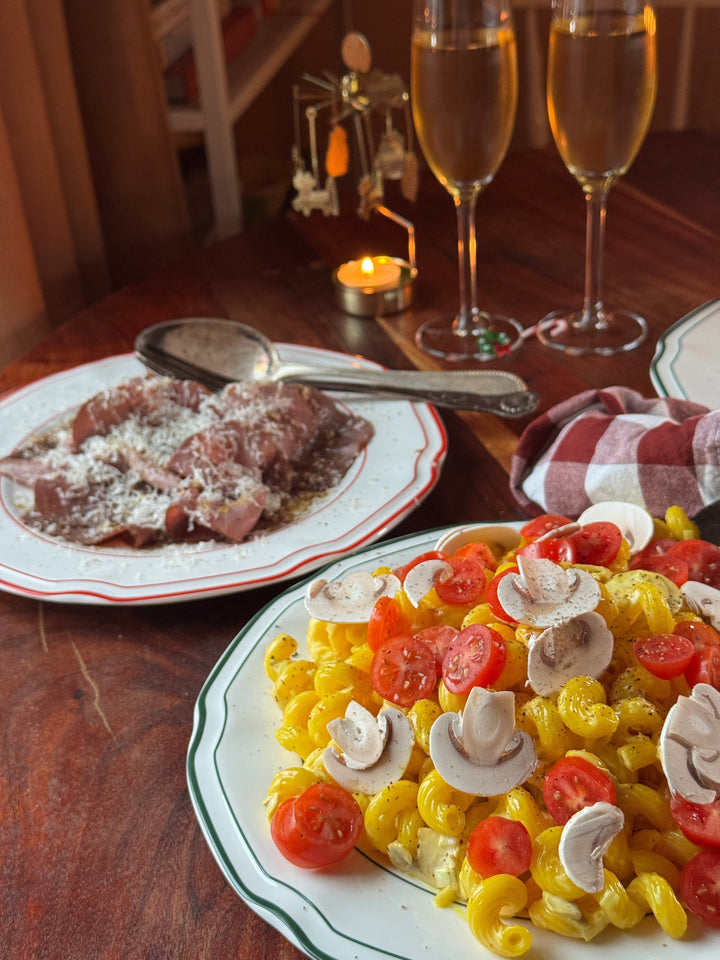 Saffranspastasallad & rostbiffscarpaccio med balsamico & parmesan