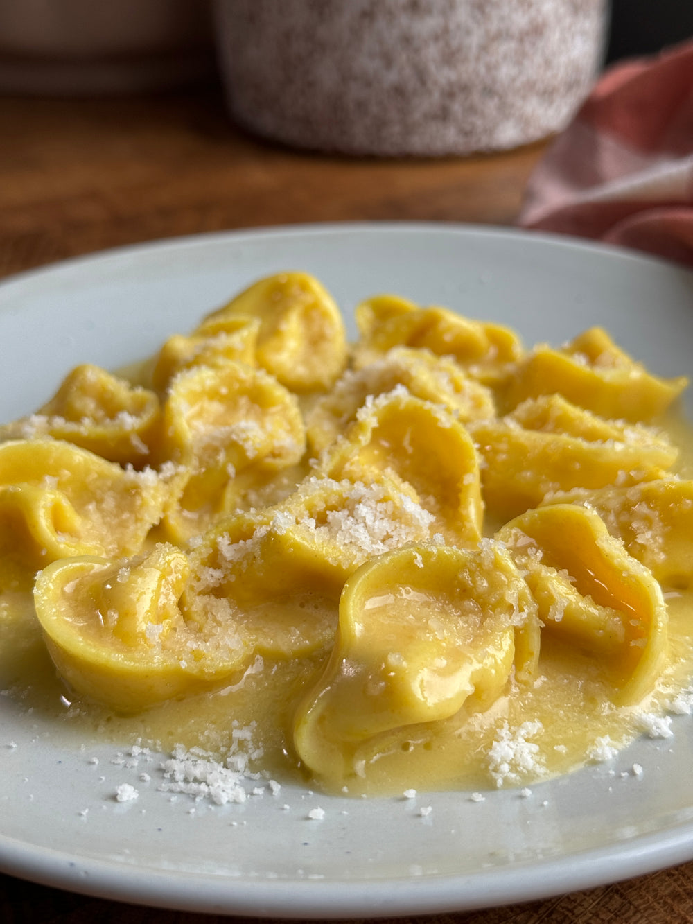 Tortellini fylld med tallegio och mortadella