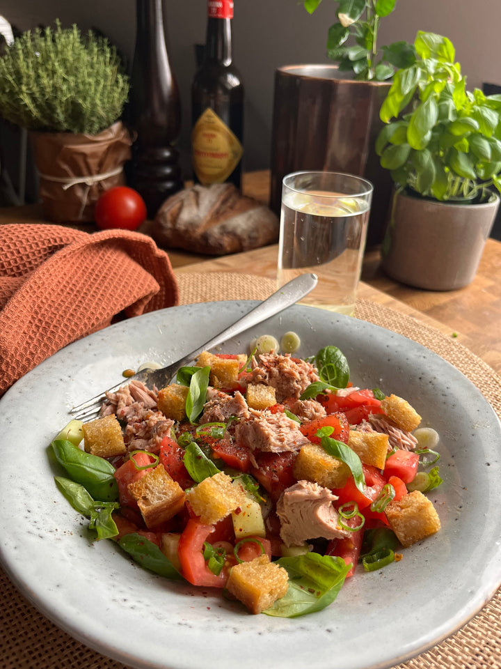 Tomatsallad med krutonger & tonfisk `panzanella`