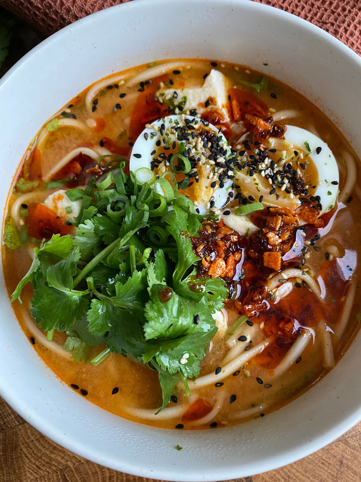 Spicy miso med udonnudlar & tofu 🌶️