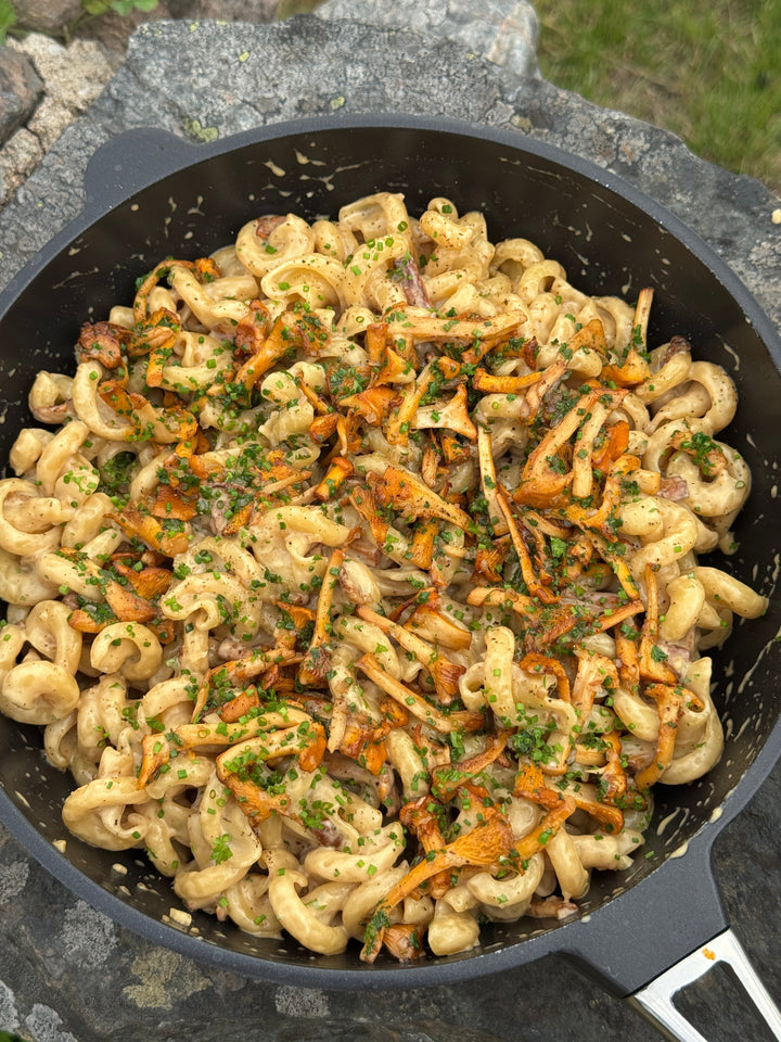 Gräddig kantarellpasta med stekt fläskkarré