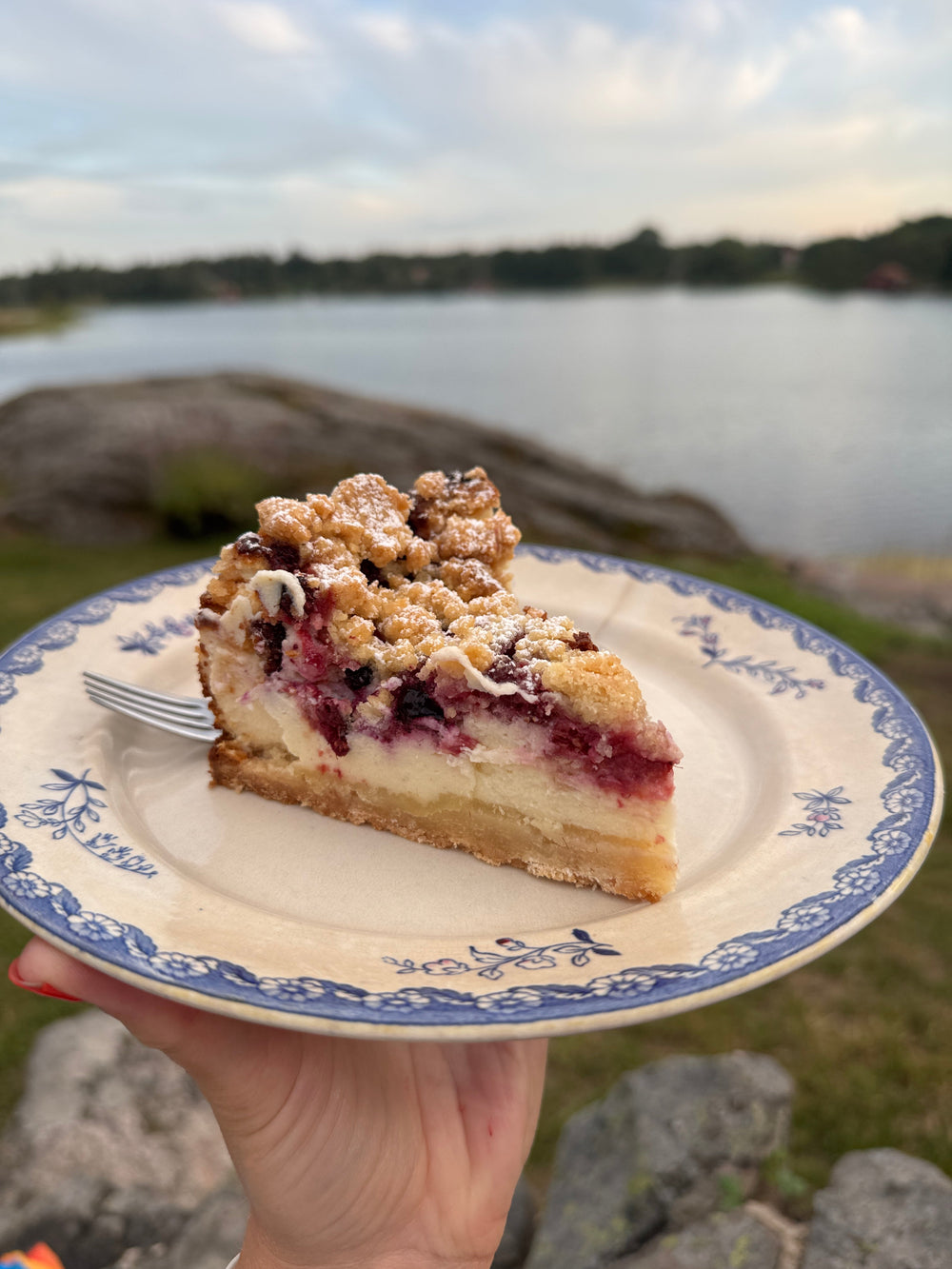 Cheesecake med hallon och blåbär