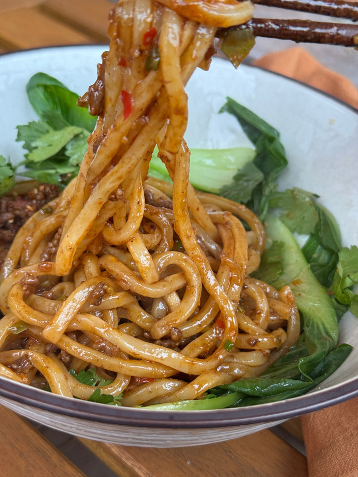 Udonnudlar med högrevsfärs, sichuanpeppar och chili